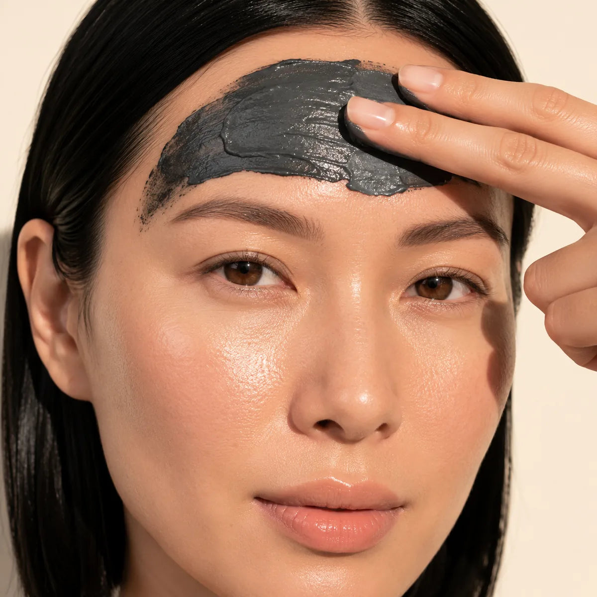 Anwendung Klärende Tonerde-Maske gegen Mitesser & überschüssigen Talg – 90 ml